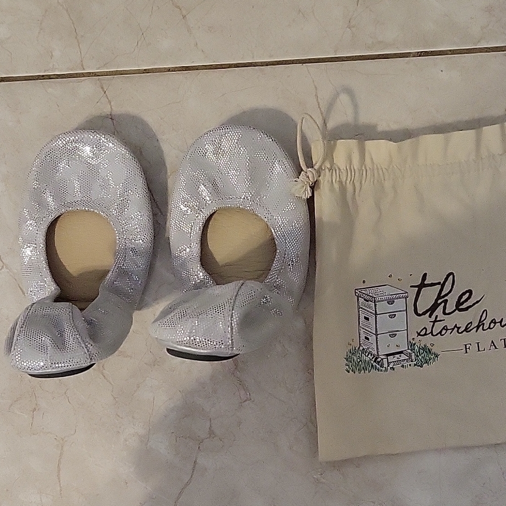 Chic Silver Women's Loafers - Picture 5 of 5